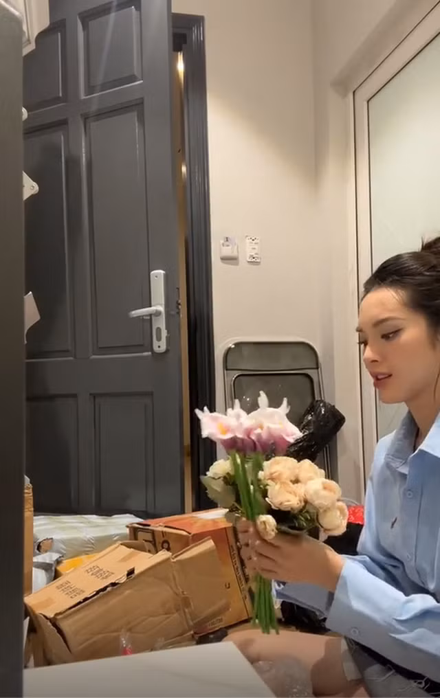 Bên trong ngôi nhà 4 tầng có thang máy của diễn viên Quỳnh Lương - Hình 5 Ben trong ngoi nha 4 tang co thang may cua dien vien Quynh Luong-Hinh-5