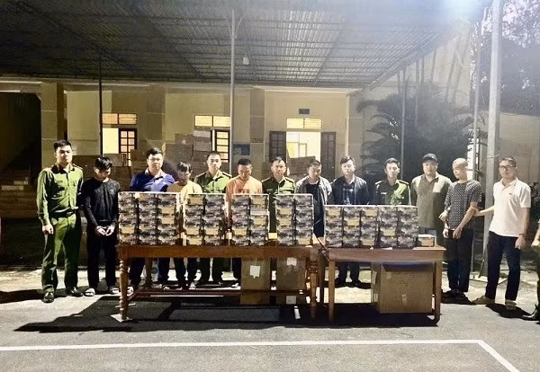 Rầm rộ 'chợ pháo' đại náo thị trường - Hình 2 Ram ro 'cho phao' dai nao thi truong-Hinh-2