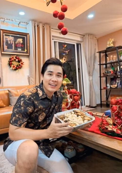 Bên trong biệt thự tiền tỷ đồng của MC Nguyên Khang Ben trong biet thu tien ty dong cua MC Nguyen Khang