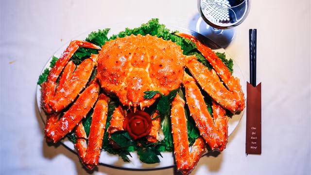 Sự thật về cua hoàng đế 20 triệu đồng/bữa ăn - Hình 2 Su that ve cua hoang de 20 trieu dong/bua an-Hinh-2