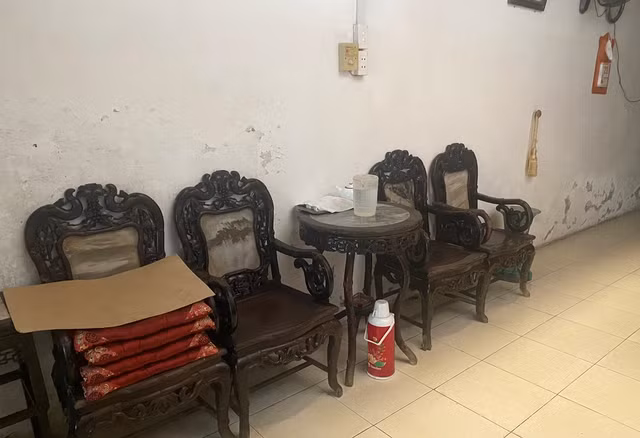 Can canh nha go lim tram tuoi “doc nhat” pho co Ha Noi-Hinh-7