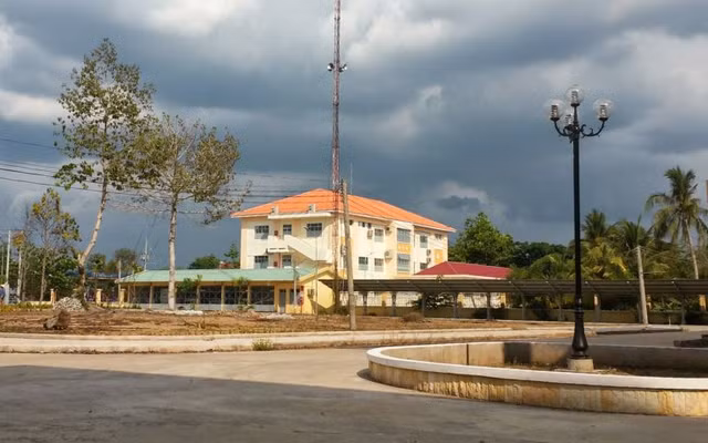 Vi sao Cty Minh Thuc trung lien 2 goi thau cua UBND huyen Mo Cay Bac?