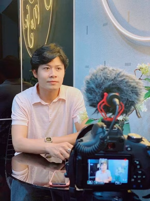 Bên trong căn hộ 10 tỷ của nhạc sĩ Nguyễn Văn Chung Ben trong can ho 10 ty cua nhac si Nguyen Van Chung
