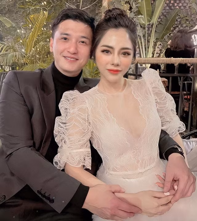 Cận cảnh ngôi nhà 9 tầng giữa Hà Nội của bạn gái Huỳnh Anh Can canh ngoi nha 9 tang giua Ha Noi cua ban gai Huynh Anh