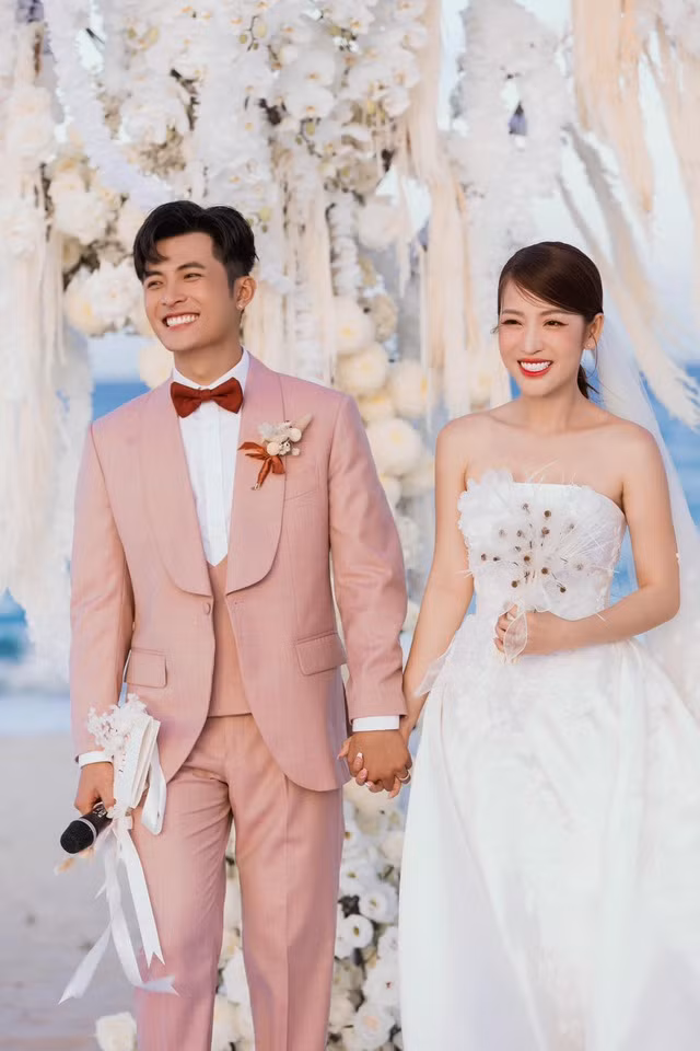 Co dau Puka dung hoa cuoi doc nhat vo nhi dat co nao?-Hinh-7