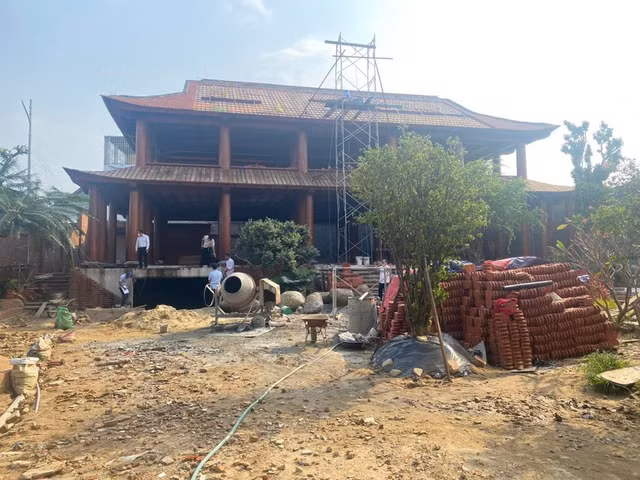 Những căn biệt phủ bề thế tiền tỷ bị cưỡng chế vì xây trái phép - Hình 11 Nhung can biet phu be the tien ty bi cuong che vi xay trai phep-Hinh-11