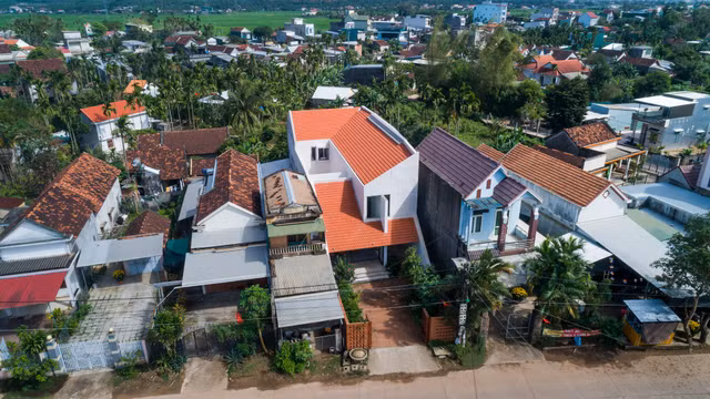 Ngoi nha doc la voi he mai ngoi xep tang o Quang Ngai-Hinh-2