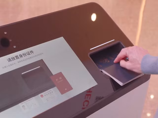 Đột nhập khách sạn có 1-0-2 trên thế giới, phục vụ đồ ăn bằng robot thông minh - Hình 7 Dot nhap khach san co 1-0-2 tren the gioi, phuc vu do an bang robot thong minh-Hinh-7