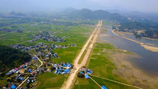 Bao nhieu dai gia Viet lao vao mieng banh du lich tam linh?-Hinh-3