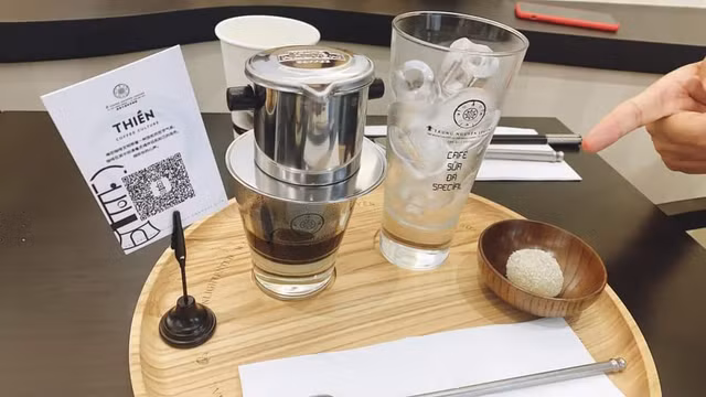 Tận mục tiệm cà phê tại Thượng Hải của ông Đặng Lê Nguyên Vũ - Hình 10 Tan muc tiem ca phe tai Thuong Hai cua ong Dang Le Nguyen Vu-Hinh-10