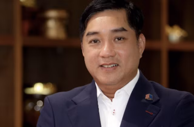 Chu tich Deo Ca Ho Minh Hoang chuyen nhuong quyen mua co phieu HHV