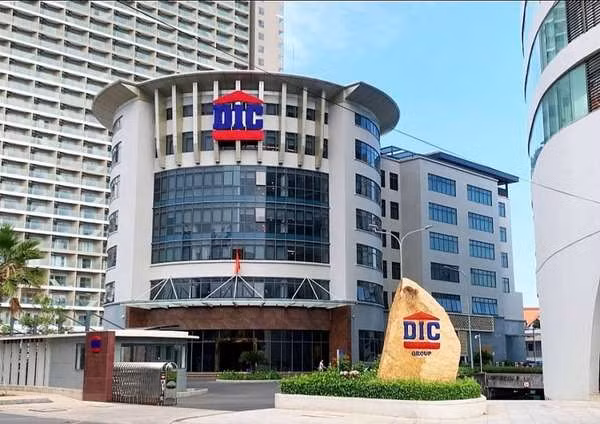 Thien Tan tiep tuc ban von tai DIC Corp, thu ve 43 ty