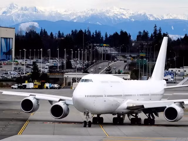 Máy bay tư nhân lớn nhất thế giới Boeing 747-8i trị giá 400 triệu USD May bay tu nhan lon nhat the gioi Boeing 747-8i tri gia 400 trieu USD