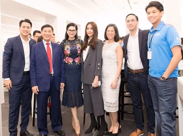Những gia đình giàu có bật nhất Việt Nam - Hình 2 Nhung gia dinh giau co bat nhat Viet Nam-Hinh-2