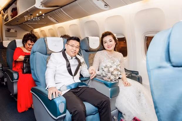 Dai gia Viet khong chi ruoc dau bang sieu xe ma con vung tien thue may bay hoi vo