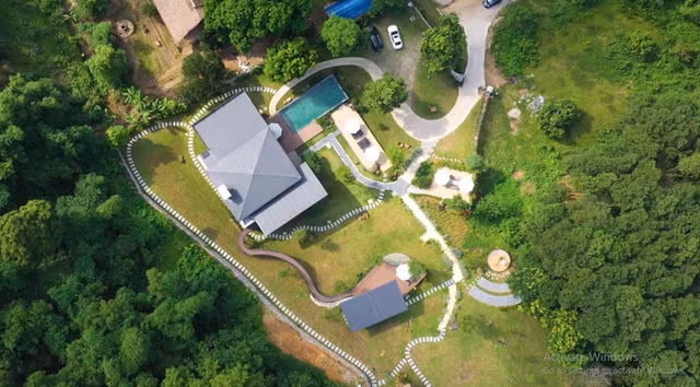 Cận cảnh siêu biệt thự 4.000 m2 tựa lưng vào núi tại Hòa Bình - Hình 2 Can canh sieu biet thu 4.000 m2 tua lung vao nui tai Hoa Binh-Hinh-2