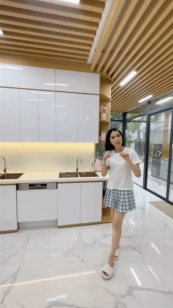 Xem căn bếp 500 triệu đồng cải tạo của Ngọc Trinh - Hình 3 Xem can bep 500 trieu dong cai tao cua Ngoc Trinh-Hinh-3
