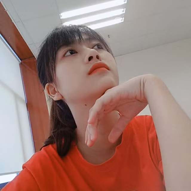 Bị chụp lén lúc chờ xe buýt, nữ sinh khiến bao chàng trai phải xao xuyến - Hình 9 Bi chup len luc cho xe buyt, nu sinh khien bao chang trai phai xao xuyen-Hinh-9