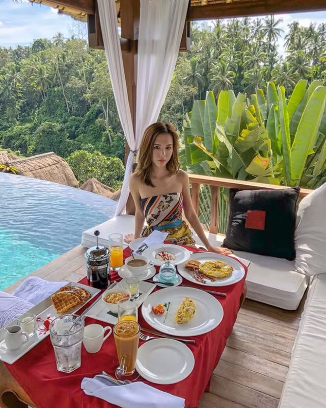 Tiểu thư của hội Rich Kid khoe body cực nóng đố ai rời mắt được - Hình 6 Tieu thu cua hoi Rich Kid khoe body cuc nong do ai roi mat duoc-Hinh-6