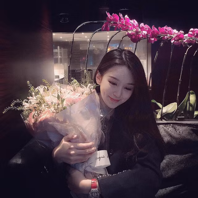 Nữ thần ảnh thẻ đẹp bất chấp khiến người nhìn ngẩn ngơ - Hình 9 Nu than anh the dep bat chap khien nguoi nhin ngan ngo-Hinh-9