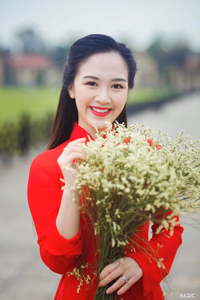 Hoa khôi Tràng An vừa học đại học vừa mang bầu vẫn gây bất ngờ với điều này Hoa khoi Trang An vua hoc dai hoc vua mang bau van gay bat ngo voi dieu nay