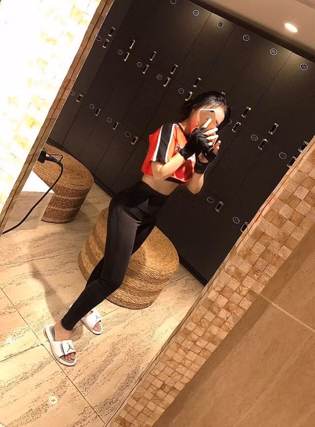 Lộ ảnh quá khứ hotgirl của ngành hàng không - Hình 7 Lo anh qua khu hotgirl cua nganh hang khong-Hinh-7