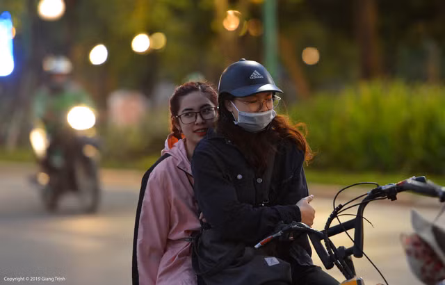 Lạ lùng thời tiết Hà Nội mùa hè mà lạnh như đông La lung thoi tiet Ha Noi mua he ma lanh nhu dong