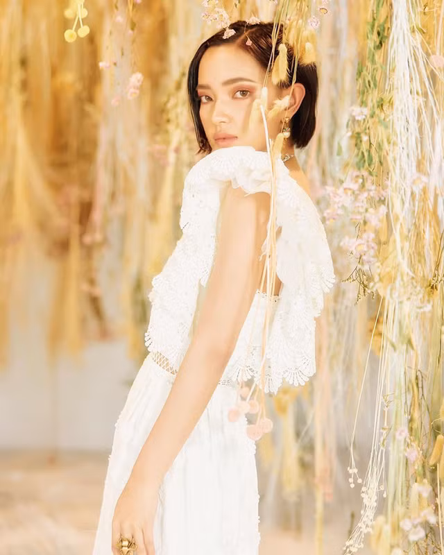 Hóa ra, đây là hot girl Việt được báo Trung khen nức nở, ví như Song Hye-Kyo - Hình 5 Hoa ra, day la hot girl Viet duoc bao Trung khen nuc no, vi nhu Song Hye-Kyo-Hinh-5