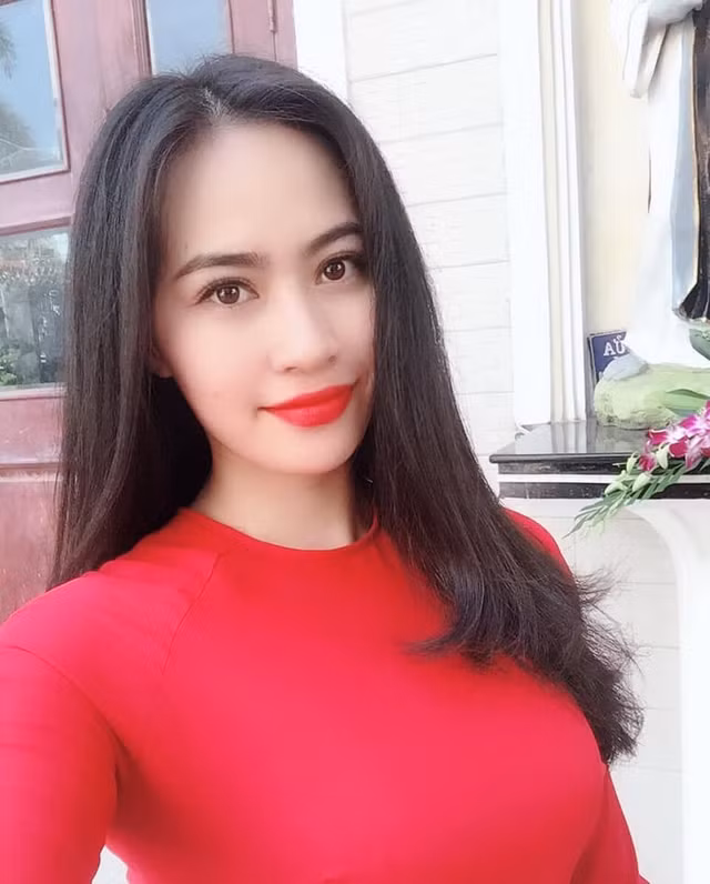 Đọ dáng sexy giữa bạn gái tin đồn Quang Hải và Nhật Lê - Hình 10 Do dang sexy giua ban gai tin don Quang Hai va Nhat Le-Hinh-10