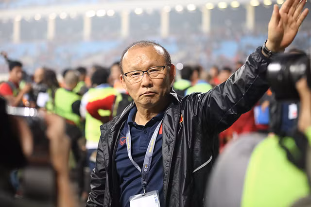 VFF tinh duong 'troi chan' HLV Park Hang Seo?