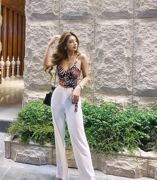 Nhan sắc như hoa hậu của con gái chưởng môn phái Vịnh Xuân - Hình 5 Nhan sac nhu hoa hau cua con gai chuong mon phai Vinh Xuan-Hinh-5