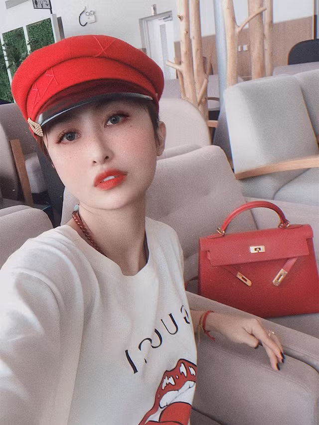Vo thu 2 cua dai gia Minh Nhua gay ngo ngang voi nhan sac nhu con gai 18-Hinh-7
