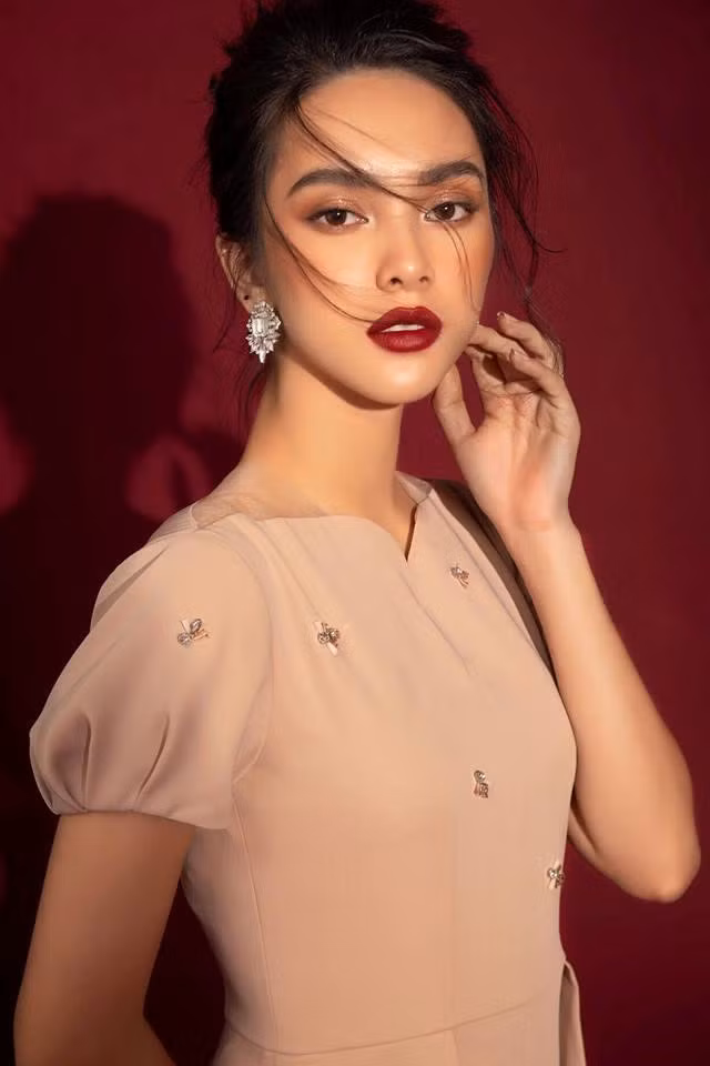 Dàn gái xinh càng ngày càng hot sau khi trở thành "người tình" của ca sĩ Việt - Hình 2 Dan gai xinh cang ngay cang hot sau khi tro thanh