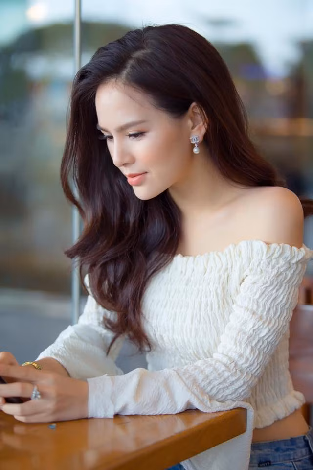 Hotgirl Viet lo canh nong, nguoi buon ma tuy kiem tien dong-Hinh-9