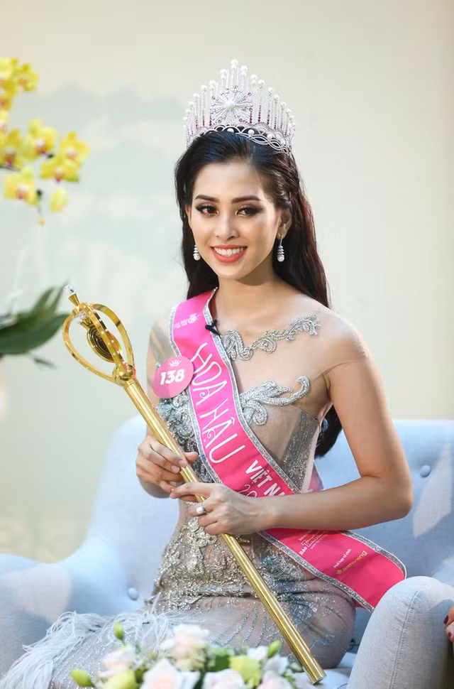 Can canh body nong bong dan hot girl 10X rinh giai lon cac cuoc thi Hoa hau Viet Nam-Hinh-12