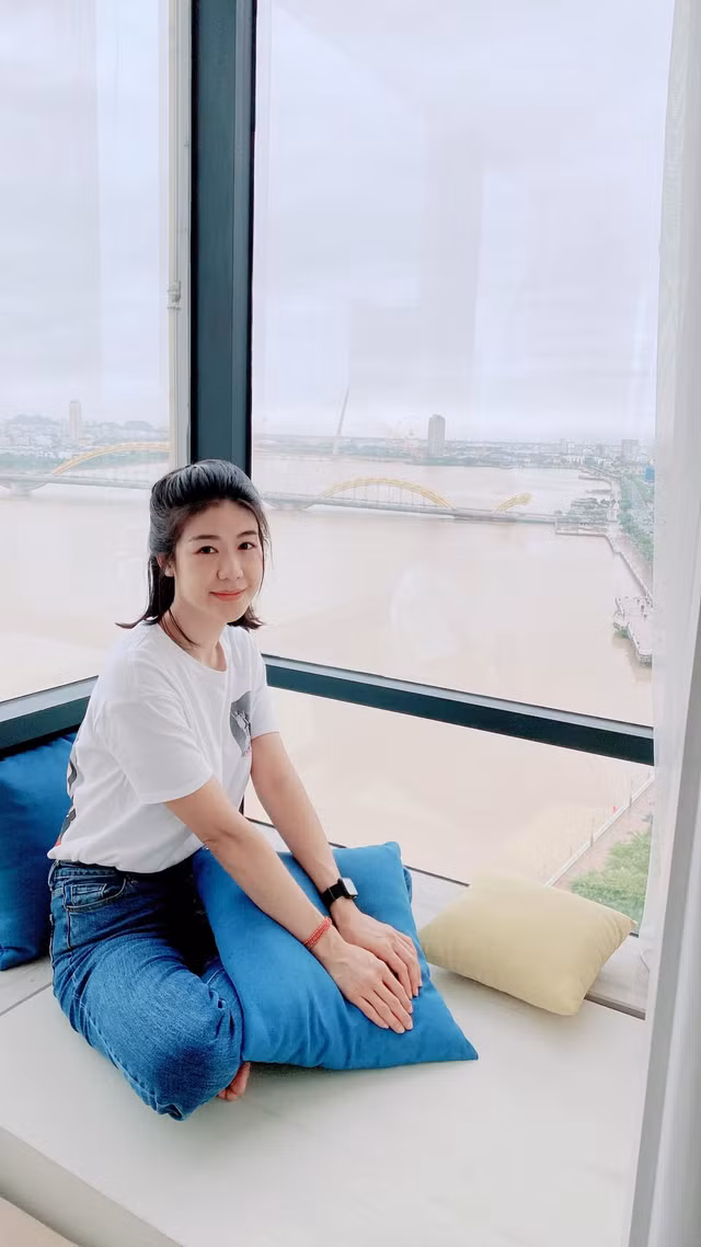 Cận cảnh sắc đẹp các nữ phi công ở Việt Nam: Không thua diễn viên, hoa hậu - Hình 3 Can canh sac dep cac nu phi cong o Viet Nam: Khong thua dien vien, hoa hau-Hinh-3