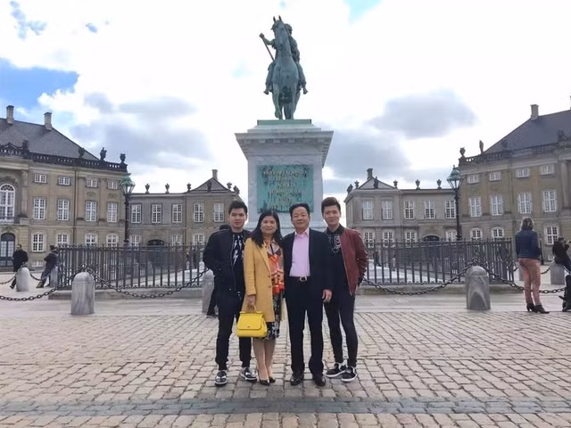 Soi độ giàu có của gia đình chồng sắp cưới của hoa hậu Đỗ Mỹ Linh - Hình 12 Soi do giau co cua gia dinh chong sap cuoi cua hoa hau Do My Linh-Hinh-12