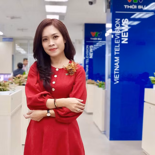 BTV Hoang Trang khoe khong gian song day mau sac am ap