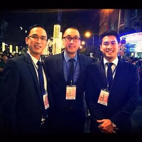 Bon nguoi con trai tai gioi cua dai gia Johnathan Hanh Nguyen