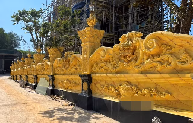 Điểm danh 3 tòa lâu đài đồ sộ gây xôn xao năm 2023 - Hình 4 Diem danh 3 toa lau dai do so gay xon xao nam 2023-Hinh-4