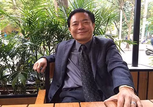 Đại gia xài một tỷ mỗi ngày: Thuyết 'buôn vua' là ai? Dai gia xai mot ty moi ngay: Thuyet 'buon vua' la ai?
