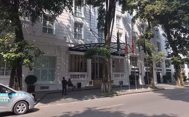Khách sạn Metropole có khách nhiễm Covid-19 bị phong toả thuộc sở hữu đại gia nào? Khach san Metropole co khach nhiem Covid-19 bi phong toa thuoc so huu dai gia nao?