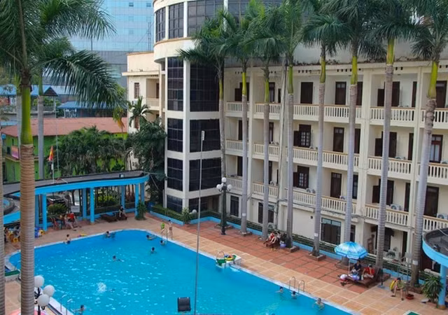 Đột nhập khách sạn Kim Liên trên đất vàng thủ đô của “bầu” Thụy - Hình 6 Dot nhap khach san Kim Lien tren dat vang thu do cua “bau” Thuy-Hinh-6