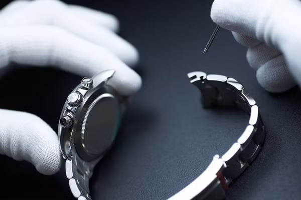 Bí ẩn bên trong nhà máy sản xuất đồng hồ Rolex trước khi đóng cửa vì Covid-19 - Hình 4 Bi an ben trong nha may san xuat dong ho Rolex truoc khi dong cua vi Covid-19-Hinh-4