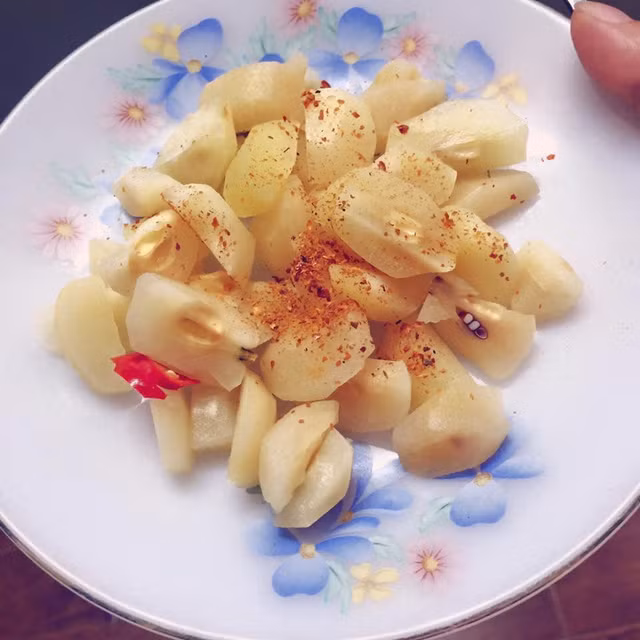 Loại quả rừng bán đổ đống đem muối chua bỗng đắt khách, sốt khắp Hà Nội - Hình 9 Loai qua rung ban do dong dem muoi chua bong dat khach, sot khap Ha Noi-Hinh-9