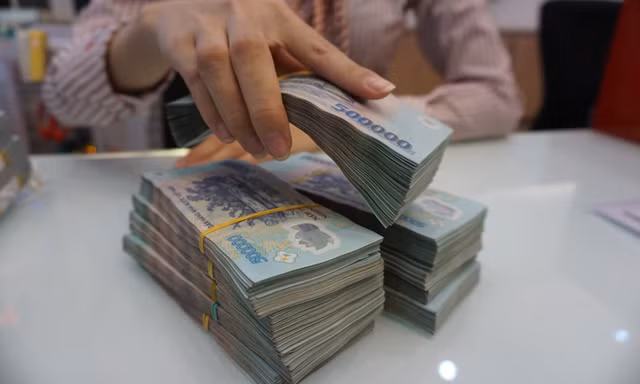 Hàng loạt ngân hàng giảm sâu lãi suất cho doanh nghiệp, cá nhân hứng chịu COVID-19 Hang loat ngan hang giam sau lai suat cho doanh nghiep, ca nhan hung chiu COVID-19