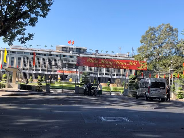 Sài Gòn đẹp dịu dàng sáng mùng 1 tết - Hình 2 Sai Gon dep diu dang sang mung 1 tet-Hinh-2