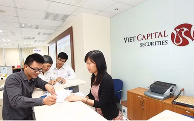 Chứng khoán Bản Việt tạm chi hơn 165 tỷ trả cổ tức vào cuối tháng 12 Chung khoan Ban Viet tam chi hon 165 ty tra co tuc vao cuoi thang 12