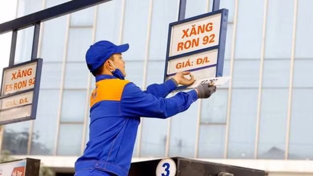 Xăng dầu kéo CPI tháng 11 giảm 0,01% Xang dau keo CPI thang 11 giam 0,01%