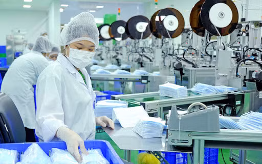 Doanh nghiệp y tế, hàng tiêu dùng thu lãi lớn trong đại dịch COVID-19 Doanh nghiep y te, hang tieu dung thu lai lon trong dai dich COVID-19